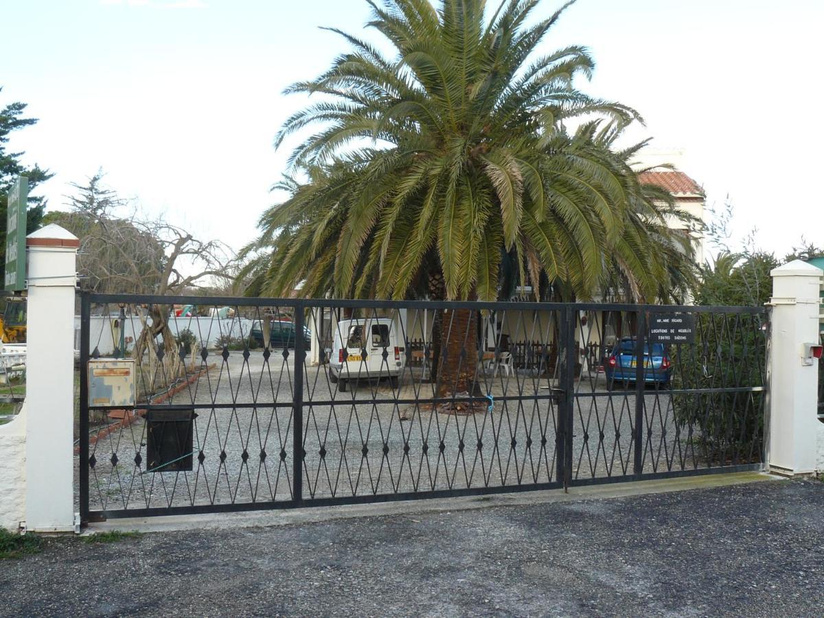 Location Dans Un Mas Avec Piscine Et Parking Apartment Argeles-sur-Mer Luaran gambar